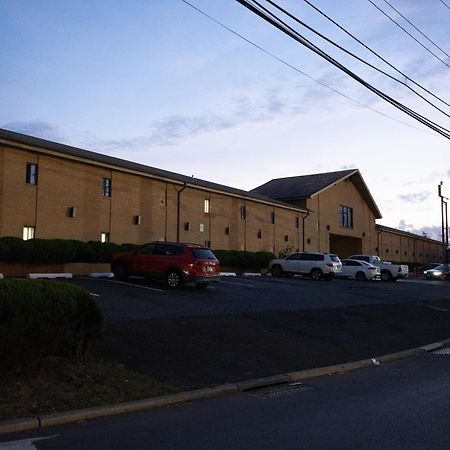 Knights Inn South Amboy Εξωτερικό φωτογραφία